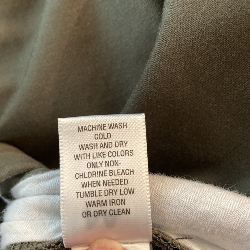 Banana Republic olive cropped pants - Picture 7 of 7